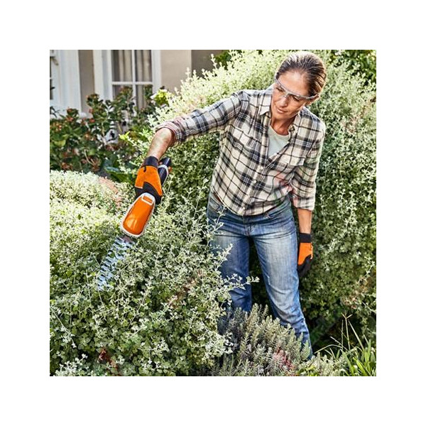 HSA 26 STIHL sculpte haie sur batterie