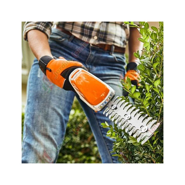 HSA 26 STIHL sculpte haie sur batterie