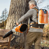 Souffleur à batterie STIHL BGA 200 : avec accroche anti-fatigue